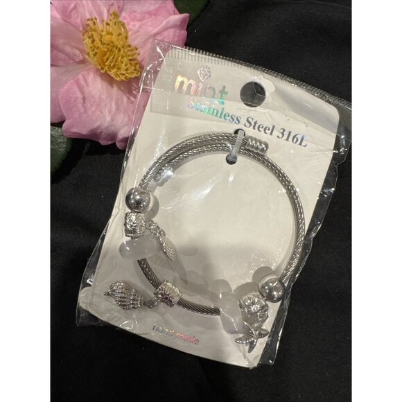 Mint Stainless Steel Starfish Shell Crystal Charm Silvertone Bangle Bracelet NEW - Picture 5 of 6
